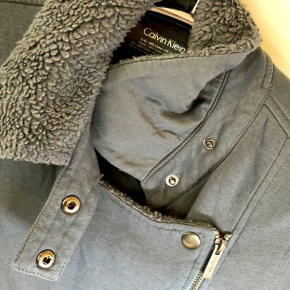 CALVIN KLEIN | Women’s Dark Gray Full Zip Fuzzy Collared Lightweight Jacket, Med - Picture 7 of 9